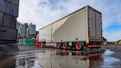 20251019-Tom-Holding-00610